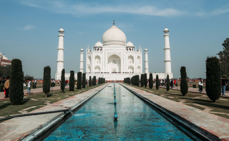 Beautiful Mughal Gardens In India With Strange History To Explore!