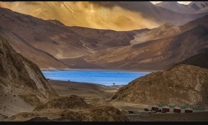 lake in ladakh