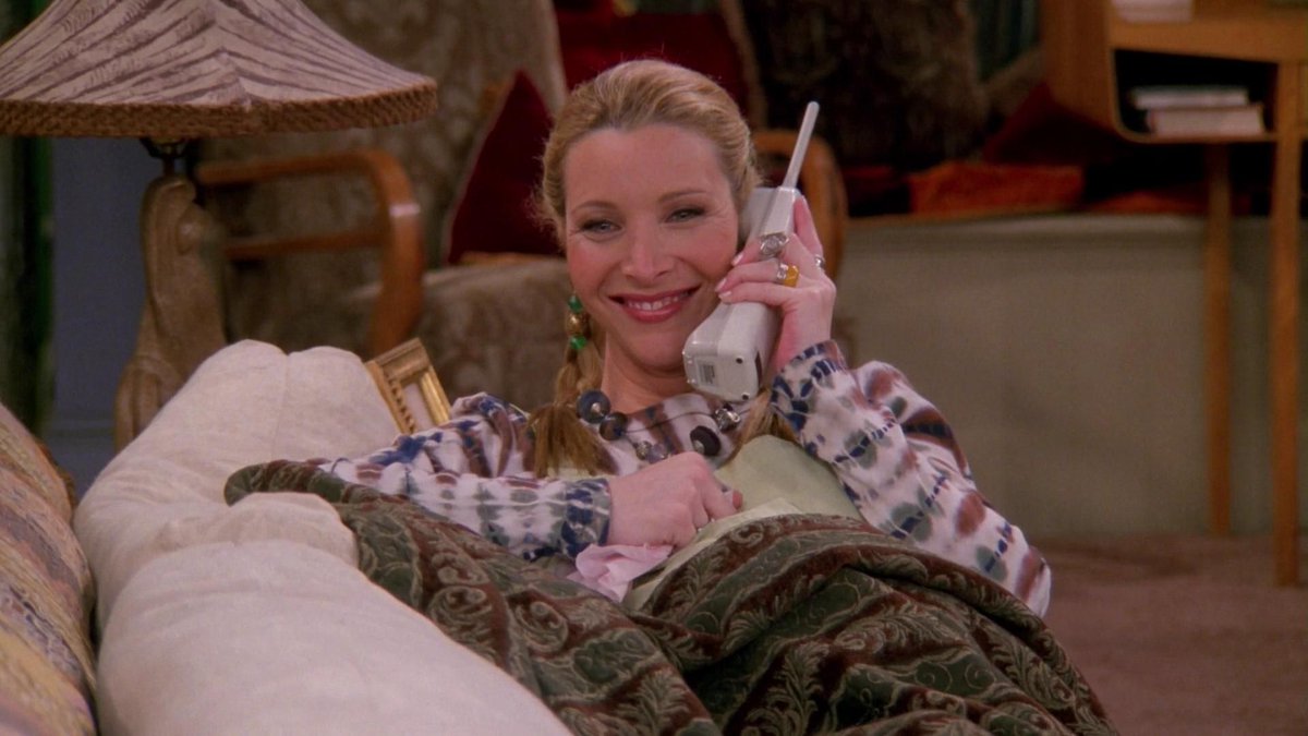 phoebe on call during ross wedding