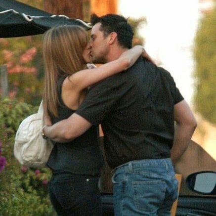 jennifer aniston and matt leblanc kissing