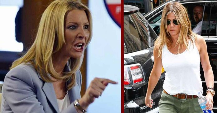 lisa kudrow and jennifer aniston found abusing each other