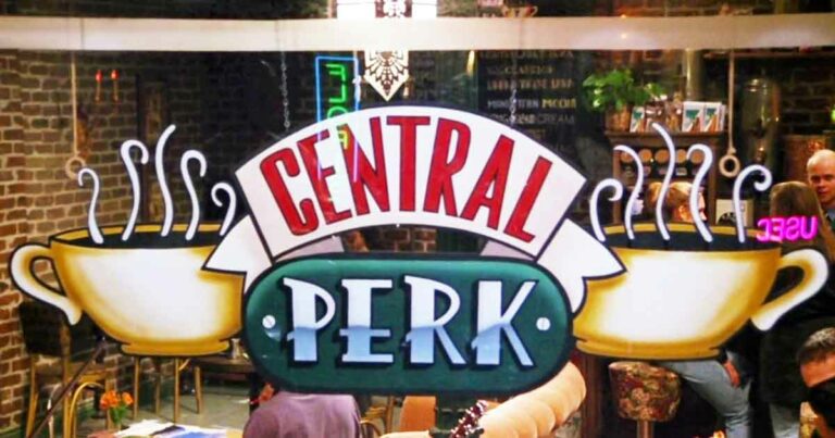 10 Most Iconic Moments From Central Perk In FRIENDS