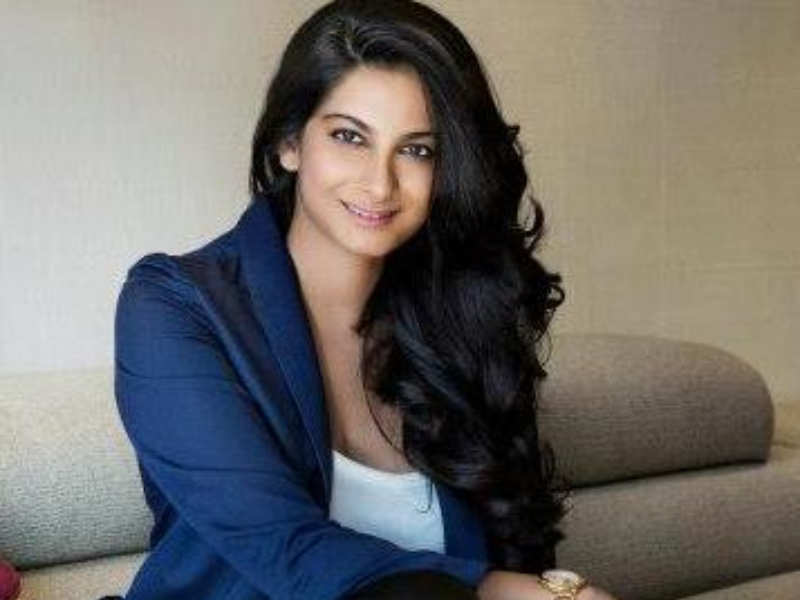 Net Worth of rhea kapoor