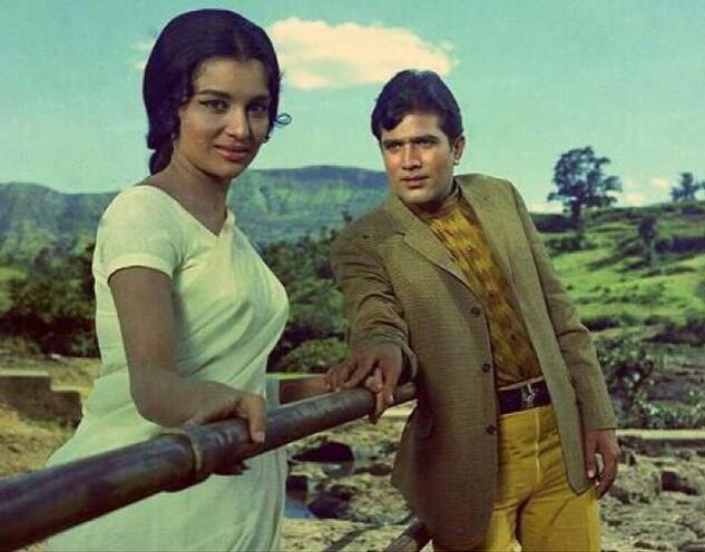 Asha Parekh-Rajesh Khanna And Their Long Selfie Stick