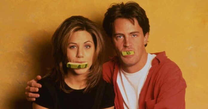 chandler bing and rachel green from friends together in a funny pose