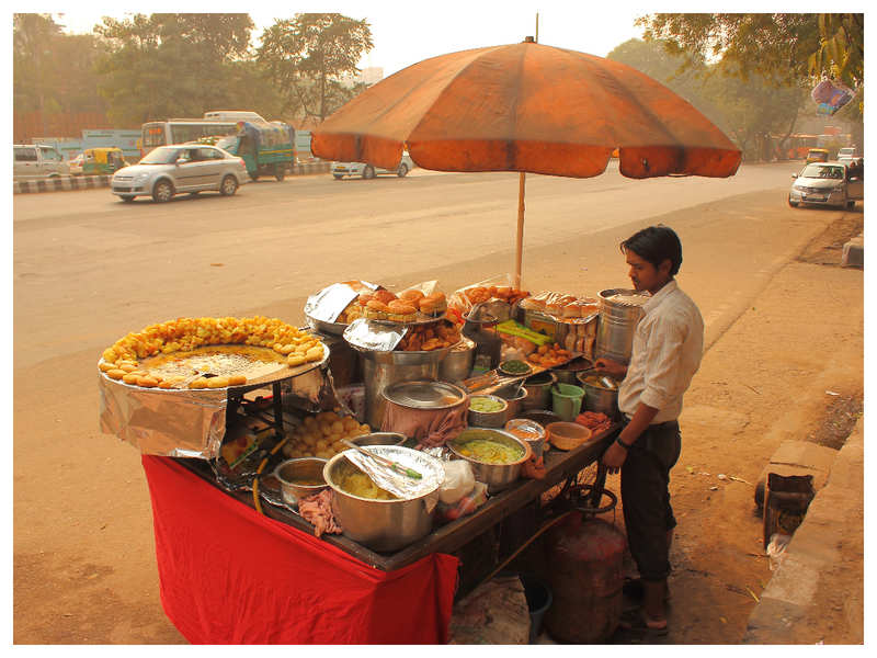 Roadside vendor in Kanpur