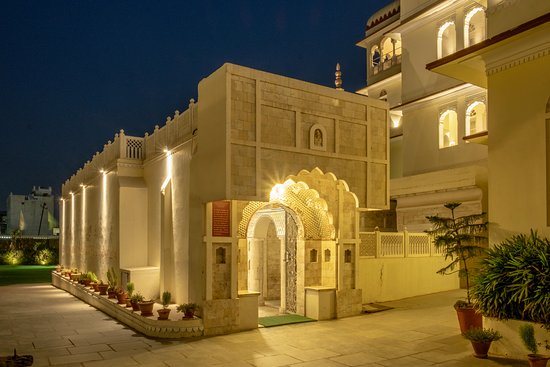 entrance-to-mandir-thakurdwara