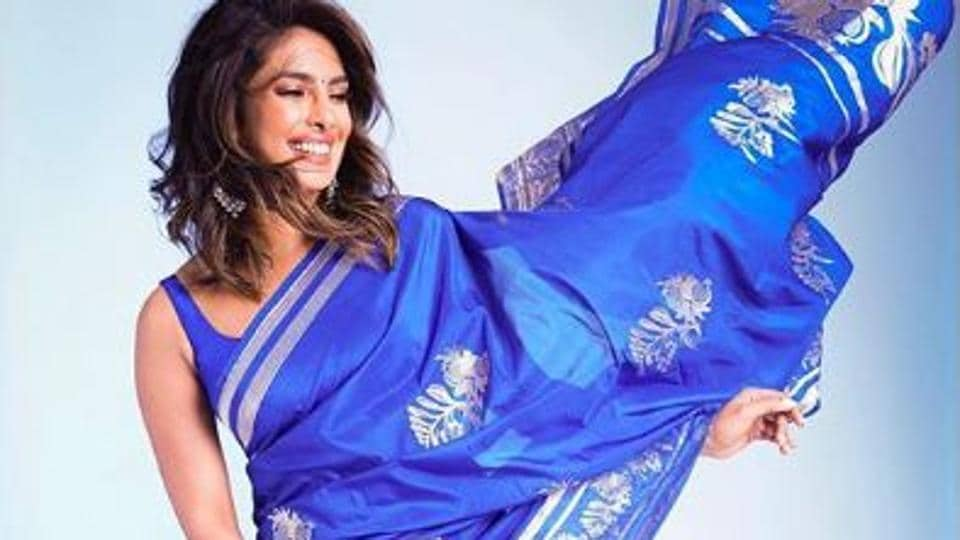 priyanka chopra saree pose