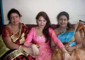 Munmun dutta with her family