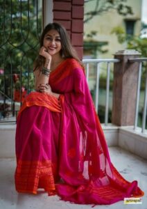 Saree poses to upload in instagram