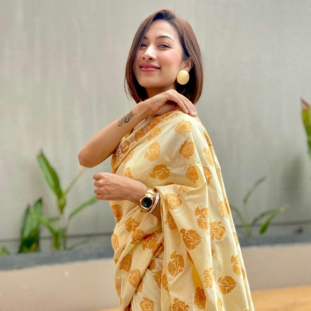 Isha Borah Saree poses