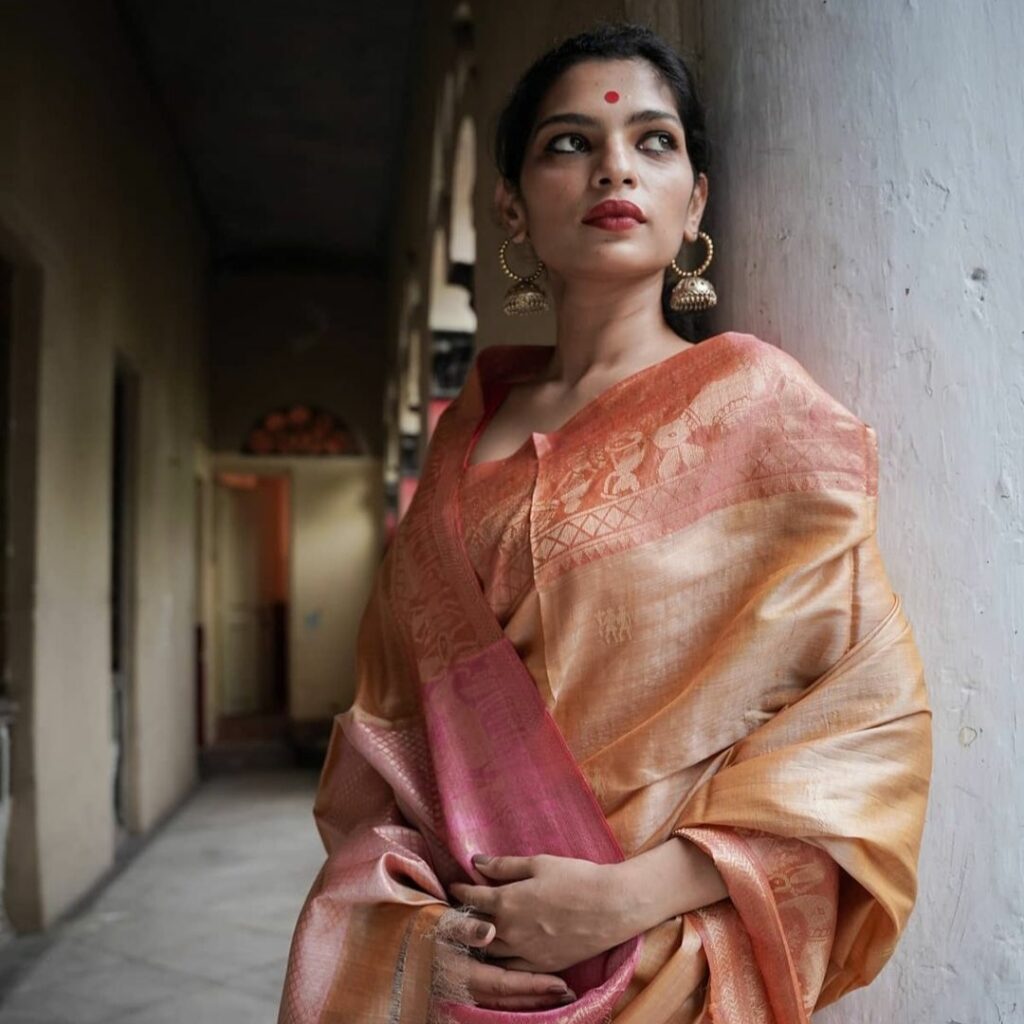The elegant saree pose