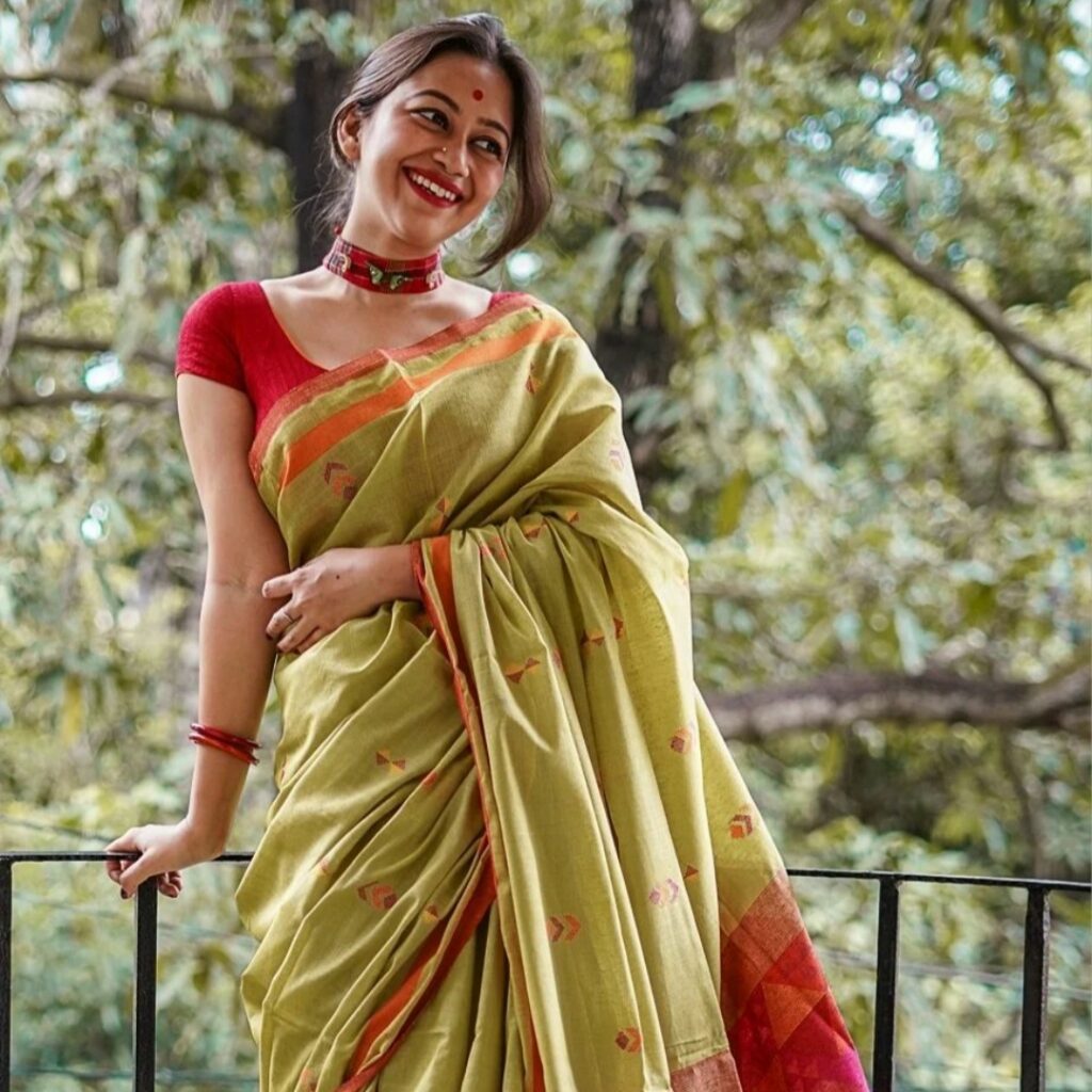 Indian Traditional Beautiful young girl in saree posing outdoors 4976617  Stock Photo at Vecteezy