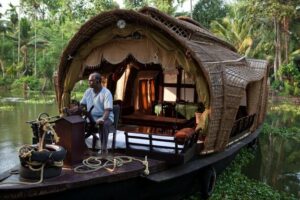 Backwaters is a prime honeymoon destination of Kerala