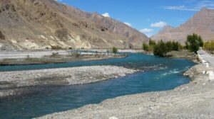 beas river adventure places to visit in manali for couples