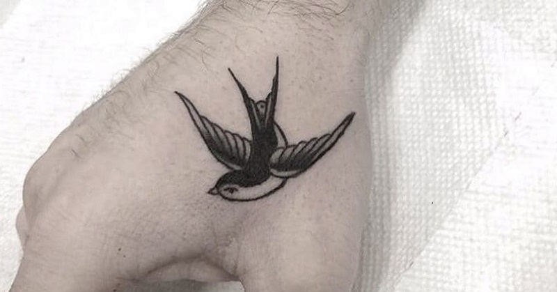 44 Stunning Small Tattoos For Men