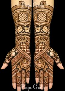 Contrasting Full-Hand Mehndi Design