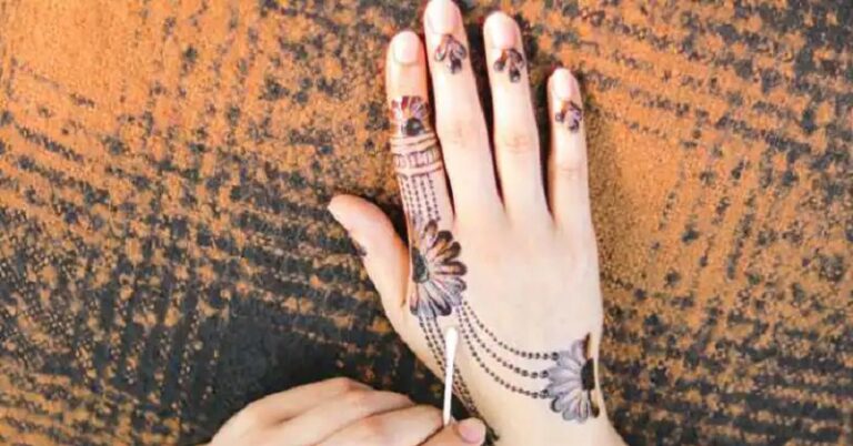 30 Easy & Simple Mehendi Designs That You Can Try At Home