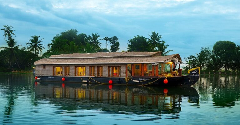 List Of The Best Tourist Places In Kerala With Pictures To Fall In Love