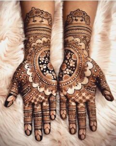 Bridal Mehndi with Traditional Elements