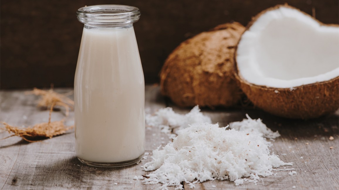 coconut milk is the best home remedies for tan removal