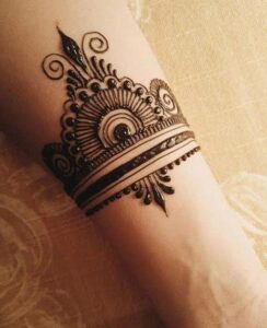 Latest Arabic Design on Wrist