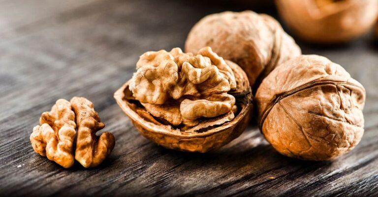 List Of Benefits Of Walnuts & It’s Less Known Uses