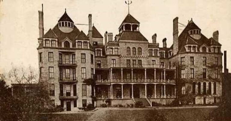List Of Popular Haunted Places In India That Will Send Chills Down Your Spine
