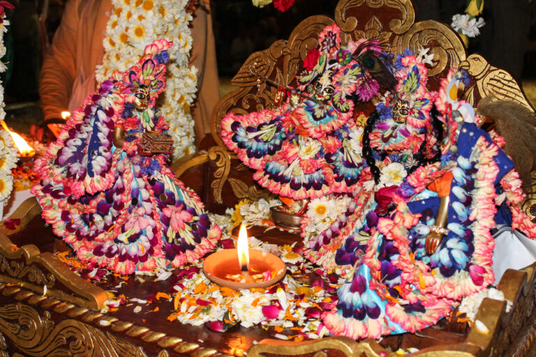 List Of Uttar Pradesh Festivals & When You Can Experience It