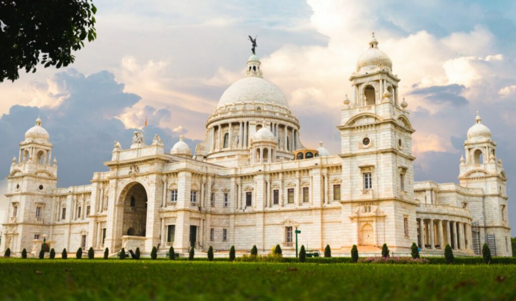 30 Places In Kolkata To Know About Rich Heritage & Food