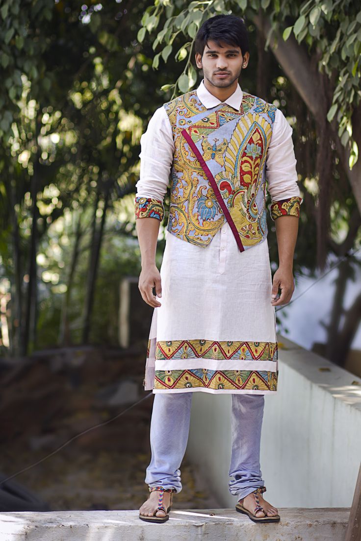 kurta is the traiditional dress for men in gujarat