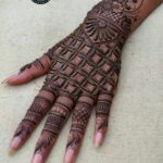 back-hand-mehendi-design-artistic-and-unique