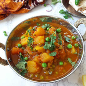 aloo matar punjabi famous food