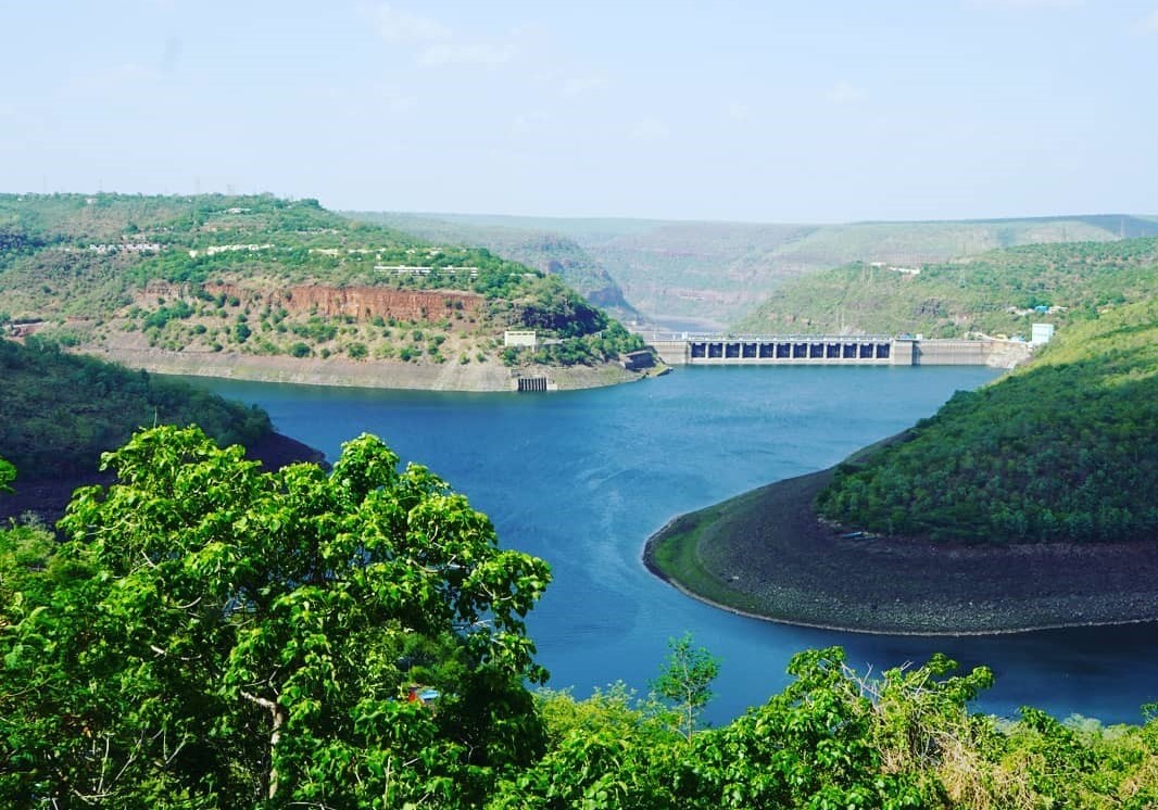 Srisailam Lake in Kurnool is a famous lakes in Andhra Pradesh