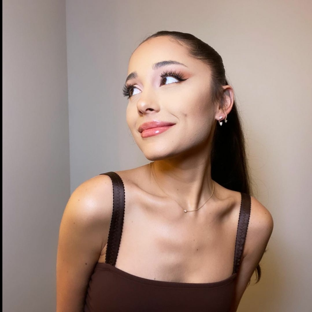 Ariana Grande instagram dp
