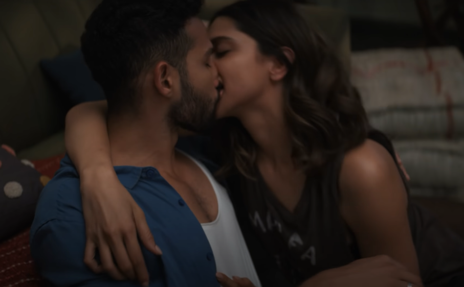 Deepika Padukone kiss in Gehraiyaan