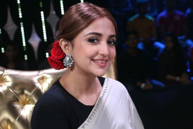 Monali Thakur