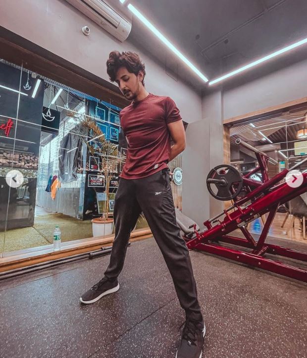 darshan raval pic at the gym