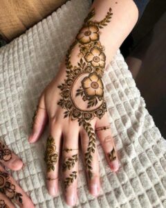 Lotus Backhand Mehndi