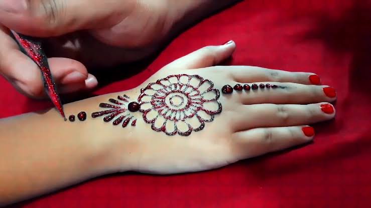 Gorgeous Mehndi Designs That Will Make Your Kids Too Cute