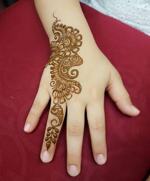 Gorgeous Mehndi Designs That Will Make Your Kids Too Cute