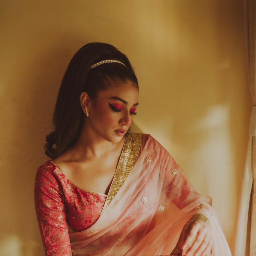 30 Hairstyles For The Perfect Saree Look To Look Gorgeous