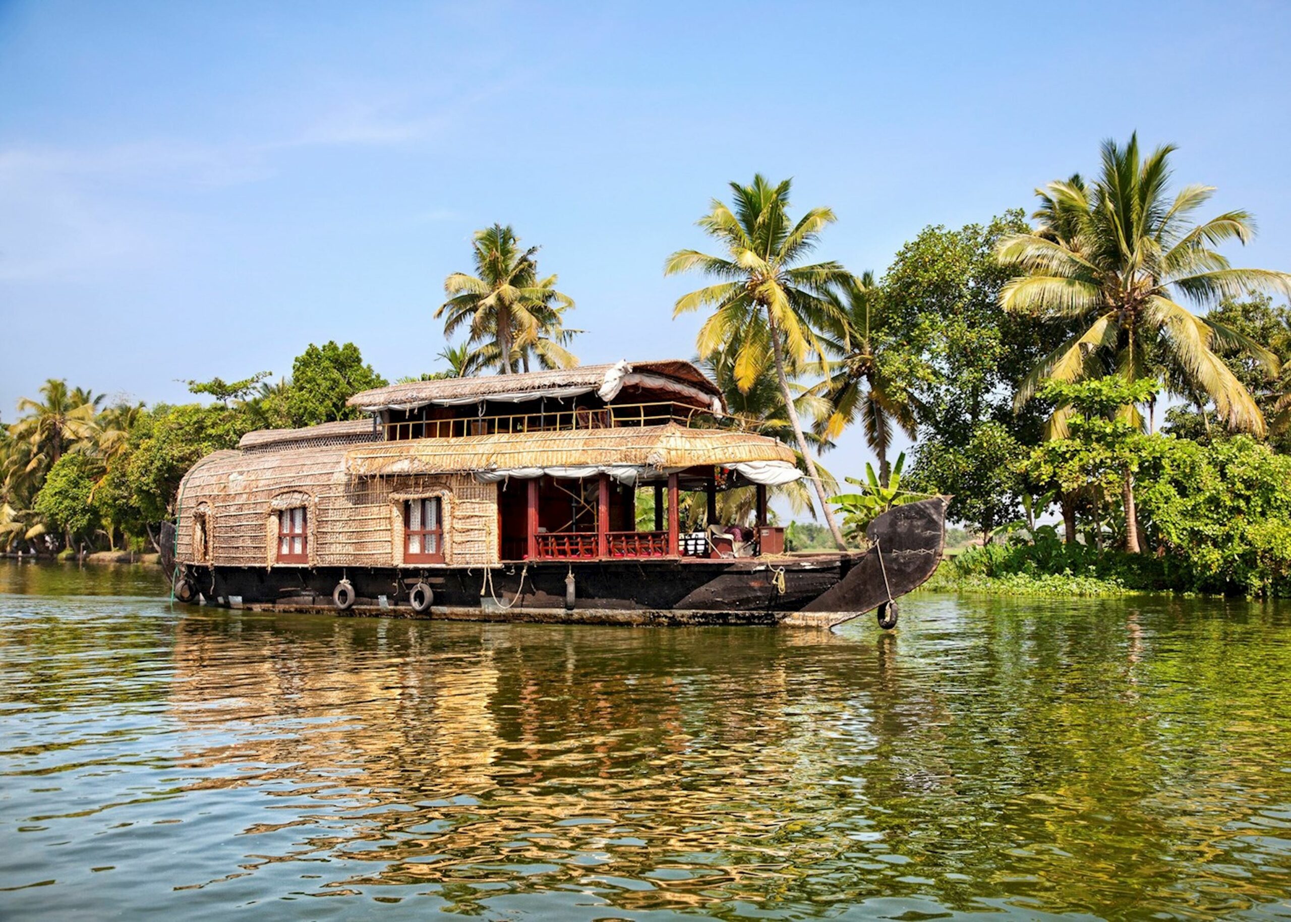 alleppey backwaters-kerala-best places to travel in july in india