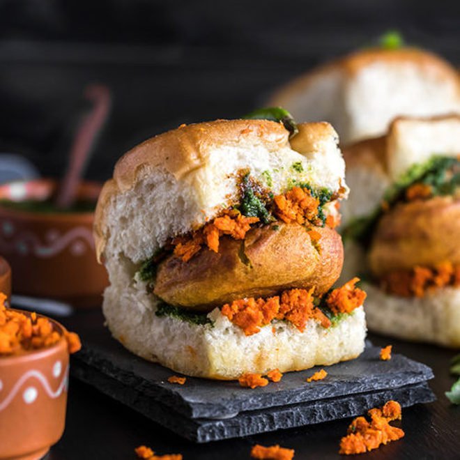 Vada Pav, street food in Mumbai