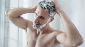 The best skin care routine for men has evolved from trend to science. By taking a few pro active steps guys can take years off their skin care routine for men and delay the onset of wrinkles, dark spots and other signs of aging. skin care routine for guys, skin care men's health, men's skin care dermatologist, men's skin care tips in Hindi, best men's skin care routine 2022, how to have good skin care routine, skin care routine men, skin care men,