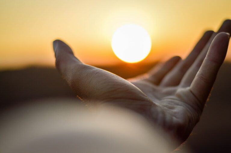 How To Make Life Peaceful: 8 Simple Tips