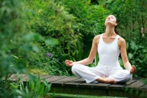 This beginner's guide for meditation gives an insight into the different meditation types and the various health benefits associated with them. beginners guide for meditation, beginners meditation techniques, meditation types,