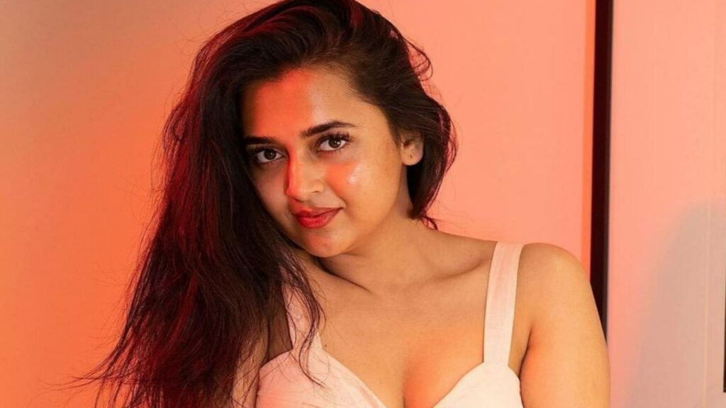 Tejasswi Prakash, Hot Actress, Hot TV Actress