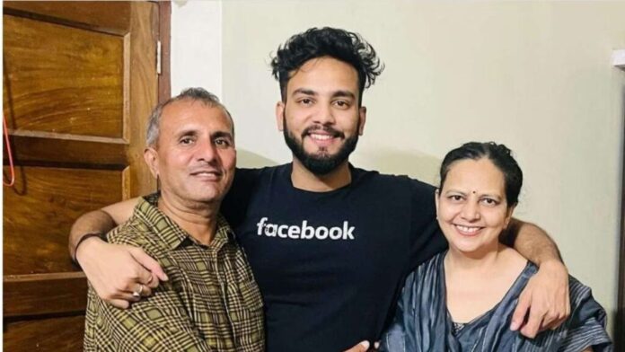 Elvish Yadav with His Family